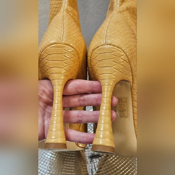 Yellow Snake Boot - Picture 7 of 14